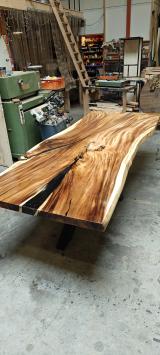 Suar tree trunk table